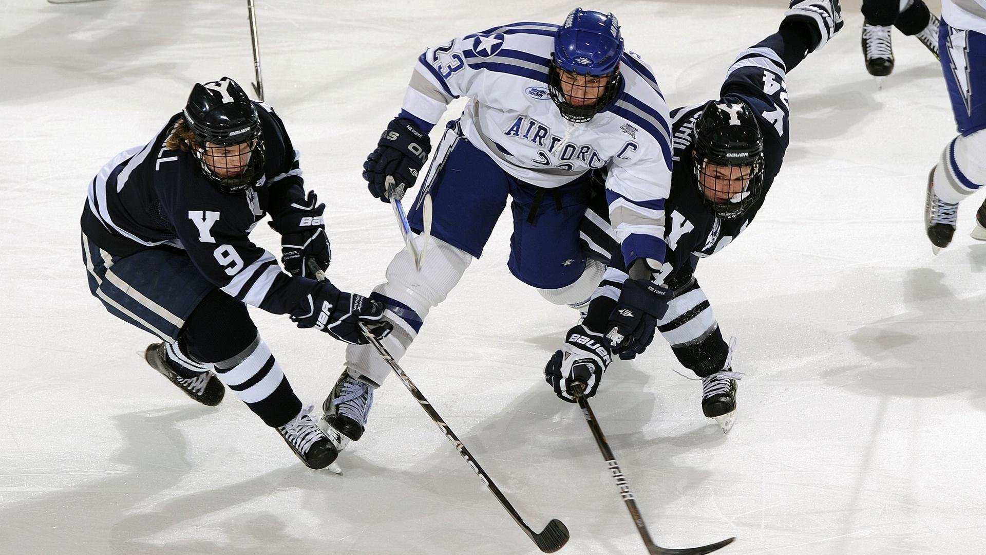 新西兰全黑队的球员们展现了极强的攻防转换能力，新西兰全黑队宣传视频